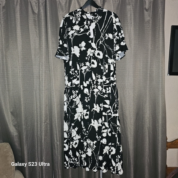 NWT Chico's Maxi Dress w/ pockets size 2.5 - Picture 2 of 6